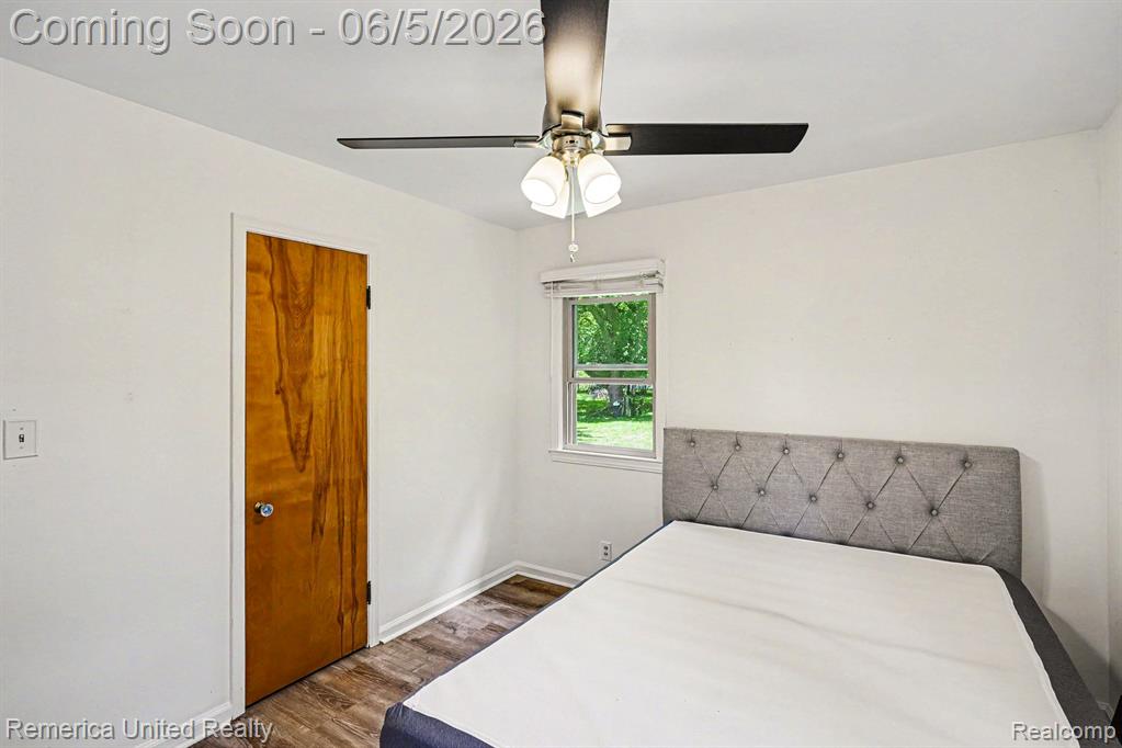 1024 Lee Street, Fenton, MI 48430 — Photo 12