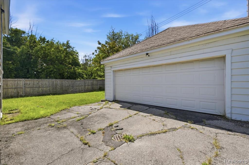 285 Owen Street, Detroit, MI 48202 — Photo 39