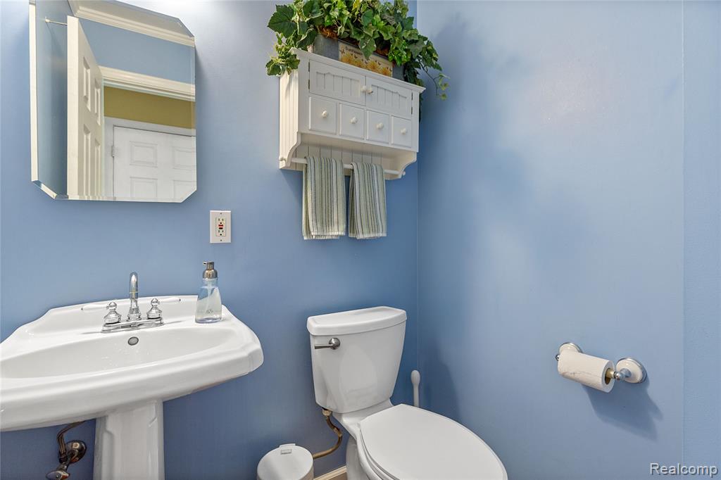 7406 Sussex Drive, Canton, MI 48187 — Photo 15