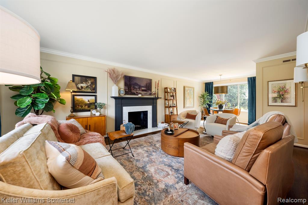 839 COOK Road, Grosse Pointe Woods, MI 48236 — Photo 8
