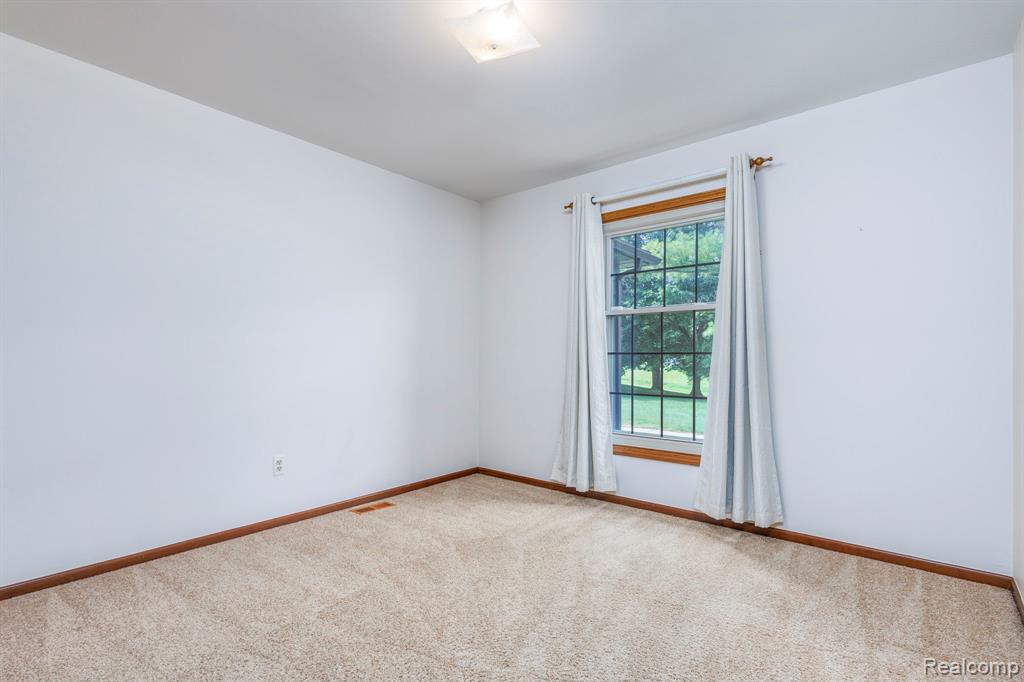 49585 Bishop Court, Shelby Twp, MI 48315 — Photo 27