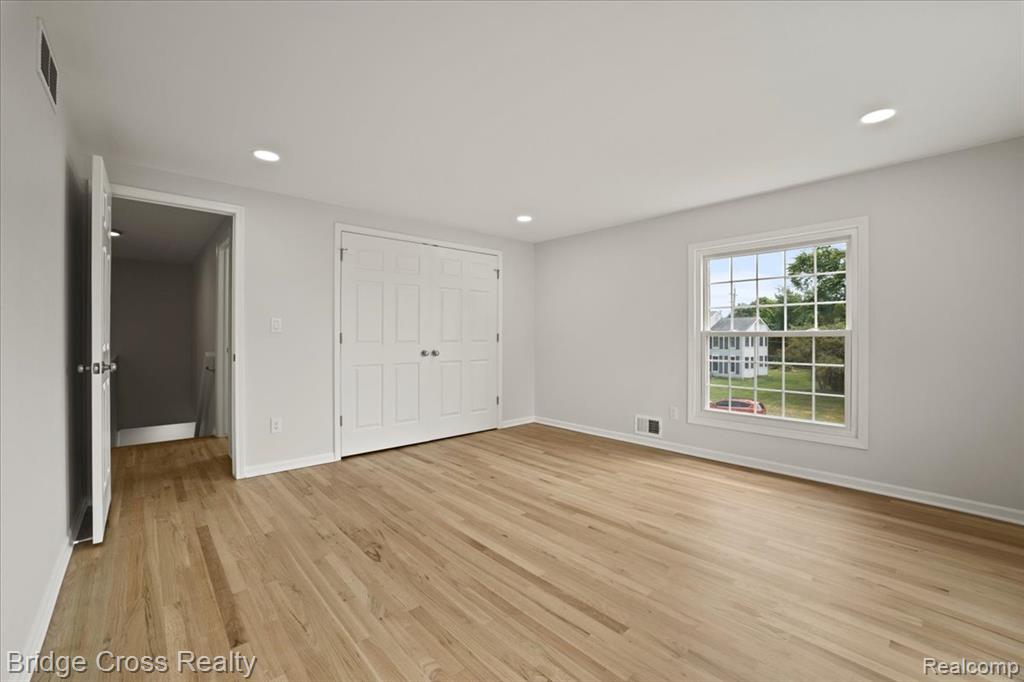 655 S Spinningwheel Lane, Bloomfield Hills, MI 48304 — Photo 32