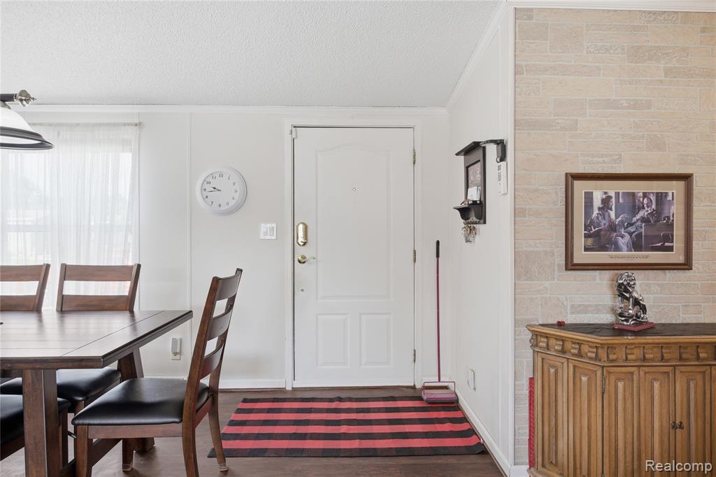 9857 Rembrandt Way, Fenton, MI 48430 — Photo 14