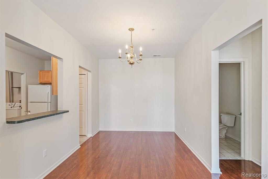 14105 ADDINGTON Drive, Commerce Twp, MI 48390 — Photo 12