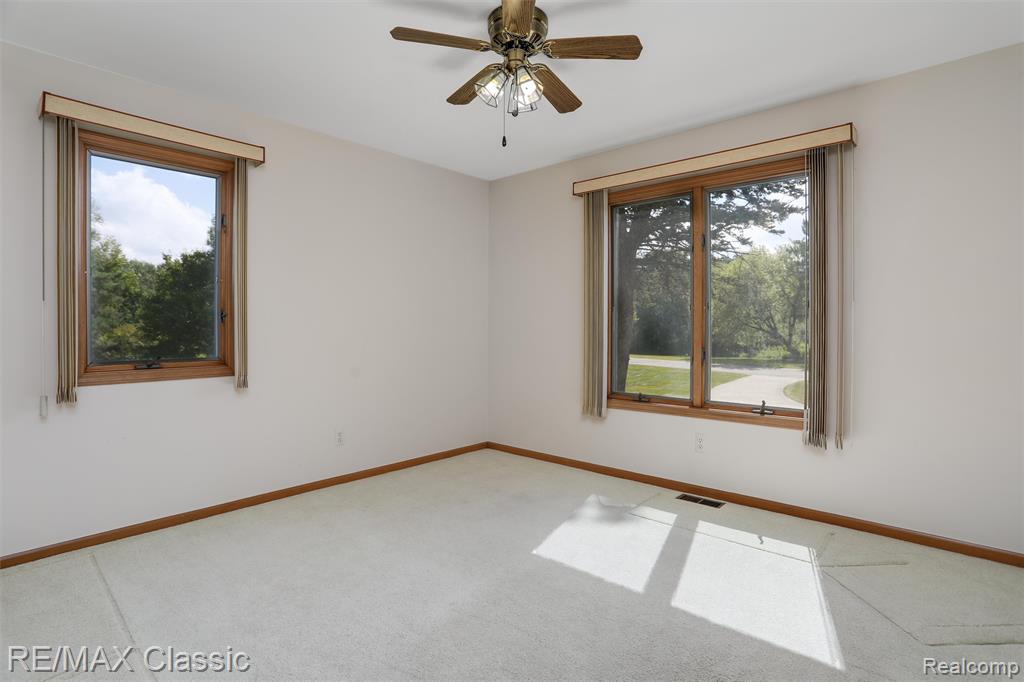 4150 Heatherwood Drive, Commerce Twp, MI 48382 — Photo 28
