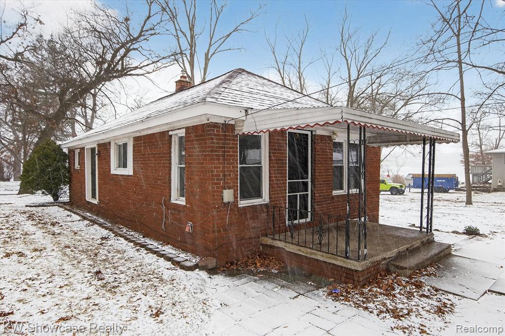 1860 Ladd Road, Wolverine Lake, MI 48390 — Photo 30