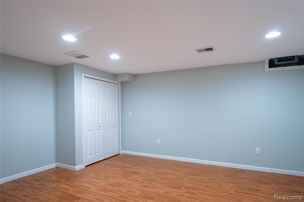 41063 Millbrook Drive, Sterling Heights, MI 48314 — Photo 30