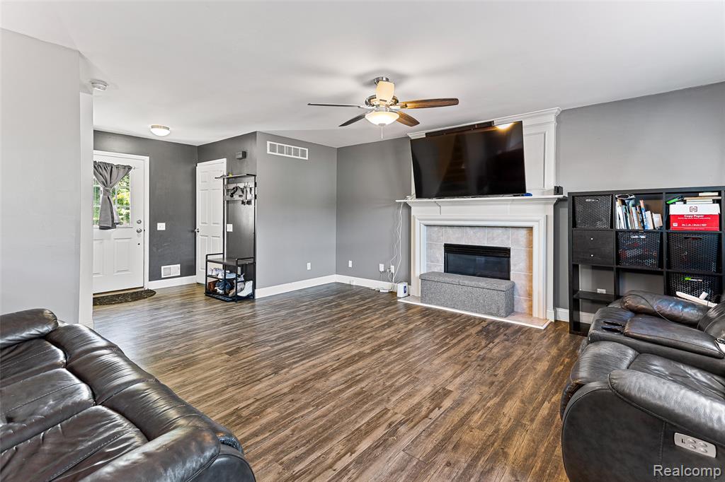 7921 Mallard Way, Ypsilanti, MI 48197 — Photo 2