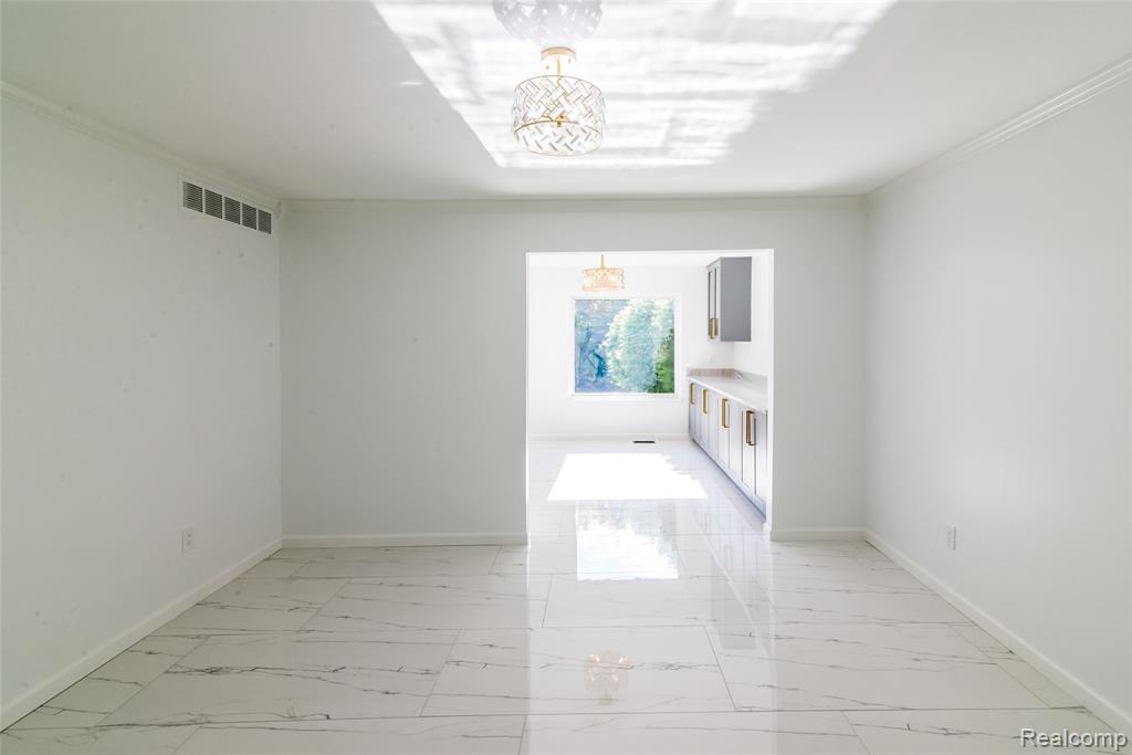 5587 Brompton Court, West Bloomfield, MI — Photo 17