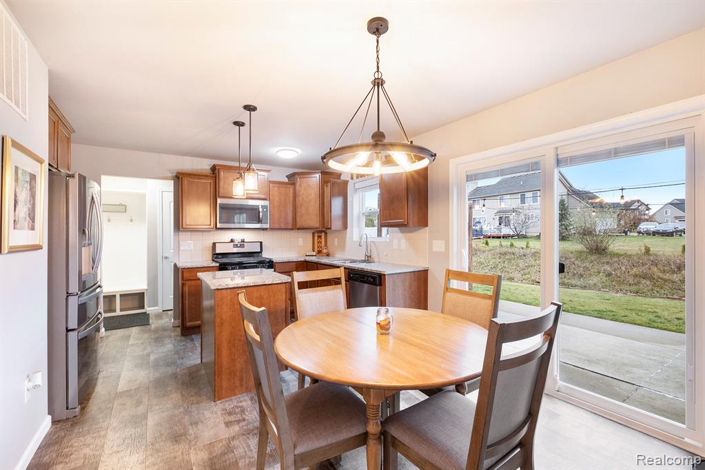 7044 Wildflower Court, Grand Blanc, MI 48439 — Photo 4