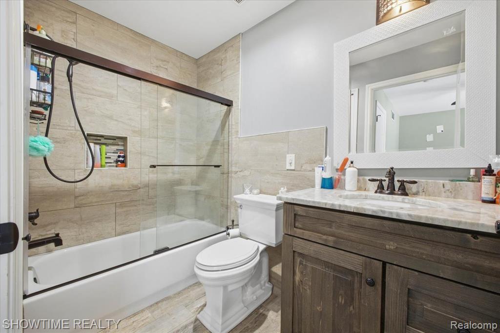 4157 Springbrook Drive, Sterling Heights, MI 48314 — Photo 44