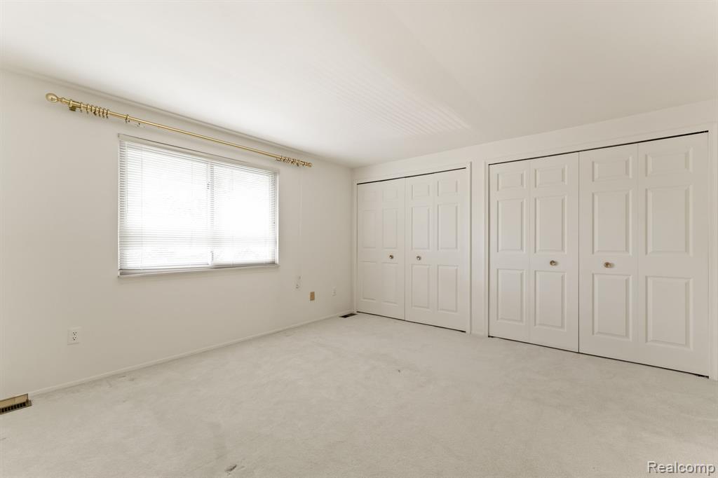 3702 Old Creek Road, Troy, MI 48084 — Photo 18
