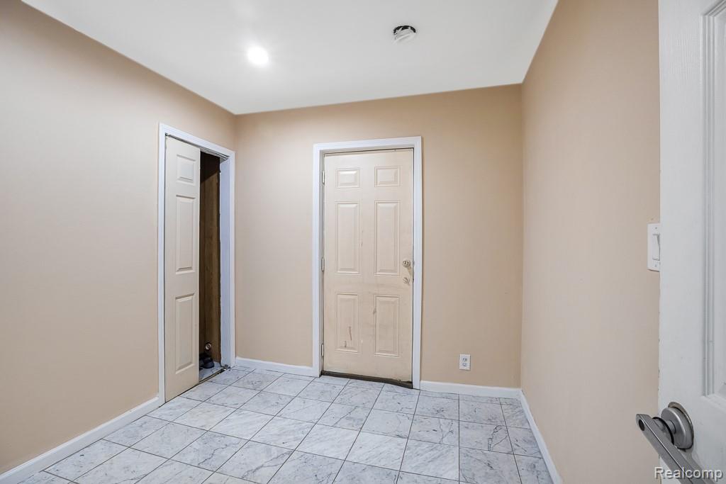 4663 Mead Street N, Dearborn, MI 48126 — Photo 16