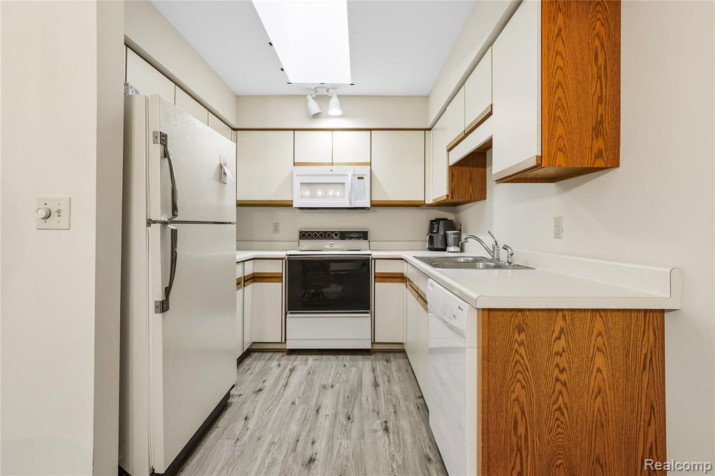 914 North Road, Fenton, MI 48430 — Photo 19