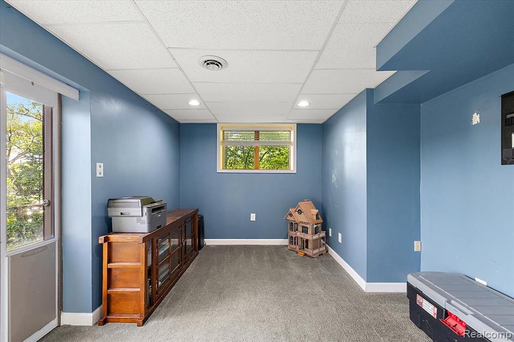 7291 Parkwood Drive, Fenton, MI 48430 — Photo 44