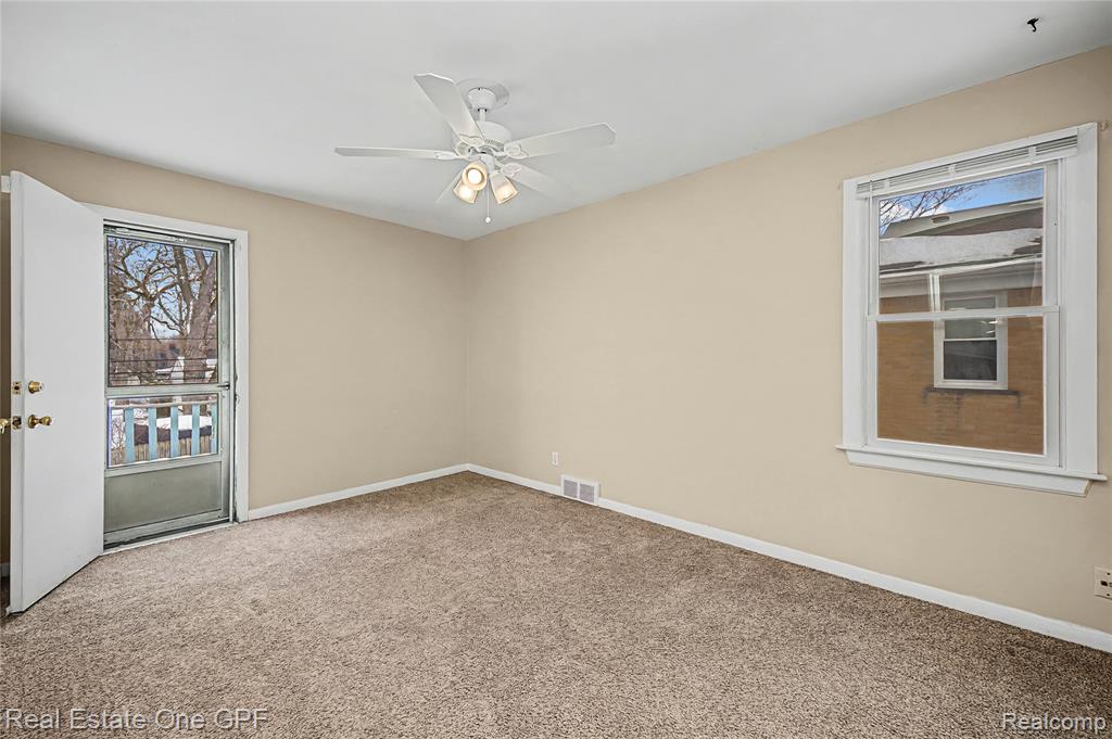 506 W 12 Mile Road, Royal Oak, MI 48073 — Photo 36