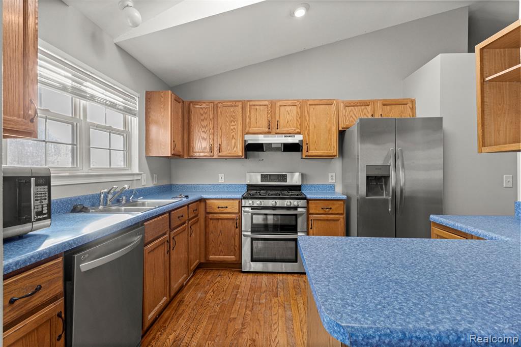 7595 Streamwood Drive, Ypsilanti, MI 48197 — Photo 12