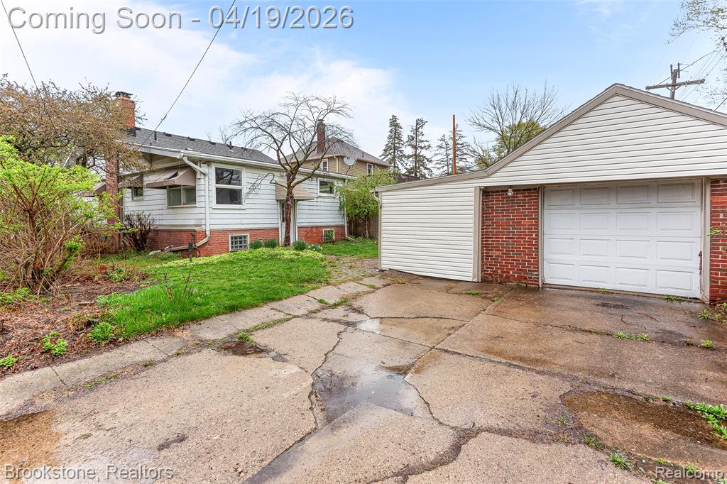719 W 12 Mile Road, Royal Oak, MI 48073 — Photo 36