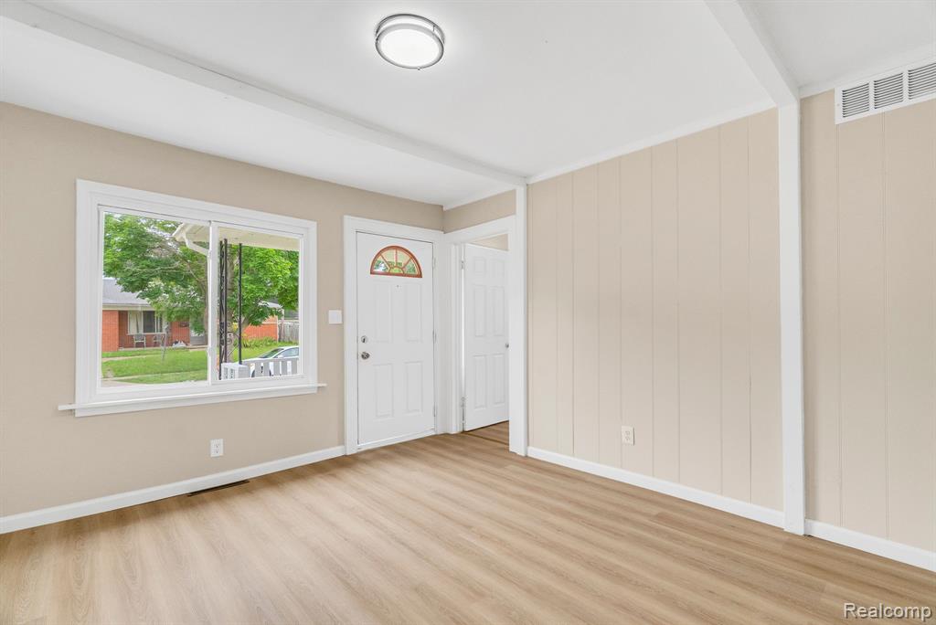 8716 Jewett Avenue, Warren, MI 48089 — Photo 9