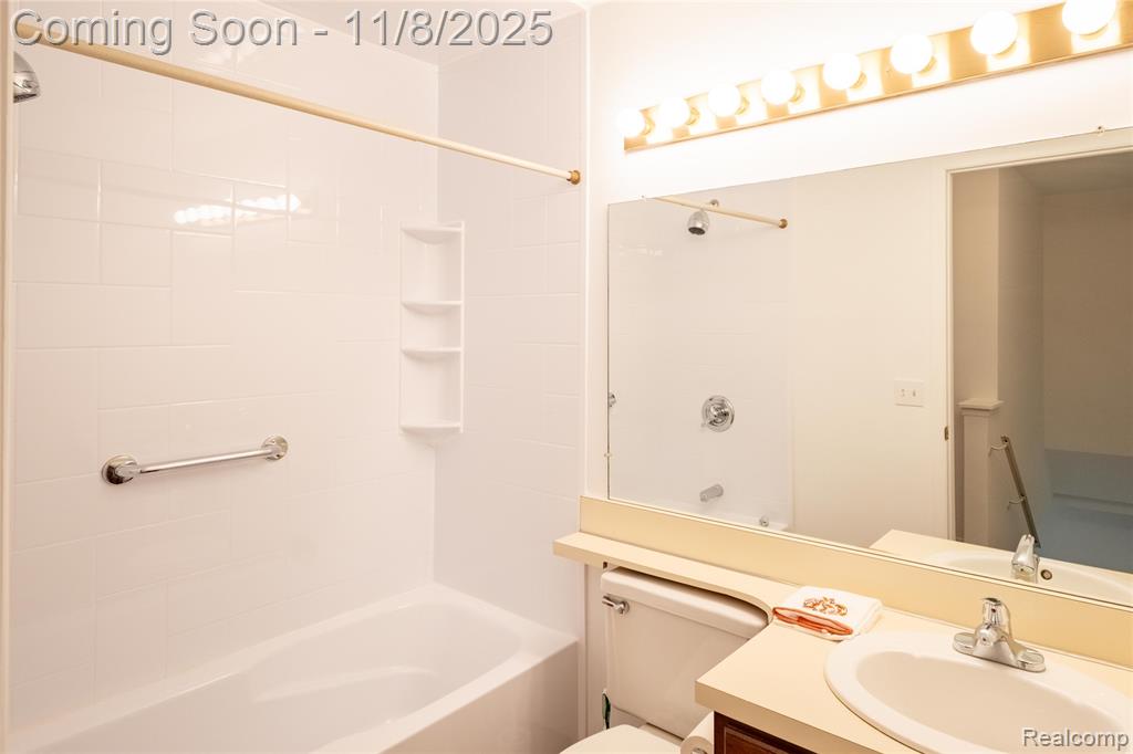 285 Inlet Court, Walled Lake, MI 48390 — Photo 14