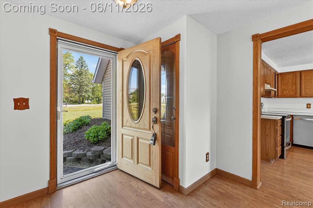 5464 E Maple Avenue, Grand Blanc, MI 48439 — Photo 5