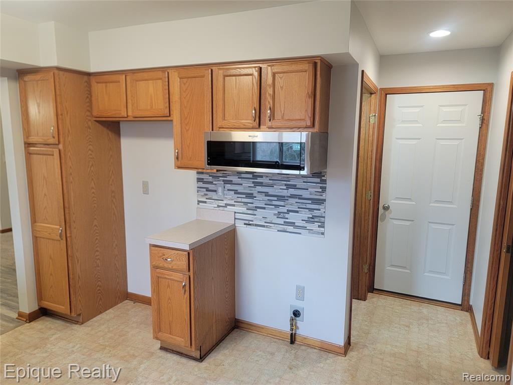416 River Valley Drive, Marine, MI — Photo 8