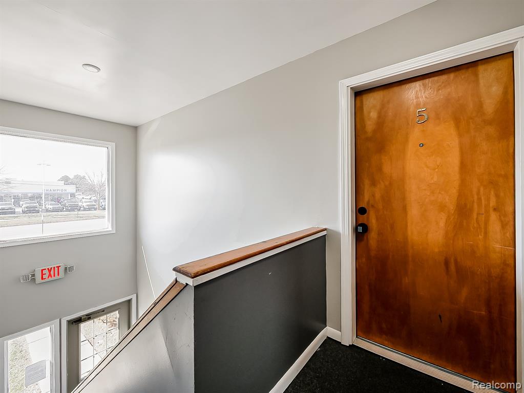 825 S Grand Avenue, Fowlerville, MI 48836 — Photo 19