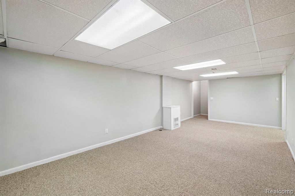 2675 Douglas Drive, Bloomfield Hills, MI 48304 — Photo 37