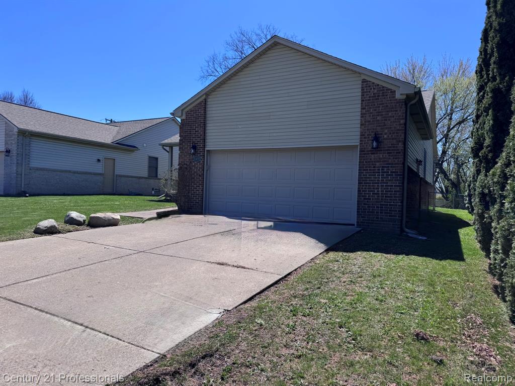 31495 Cambridge Street, Garden City, MI — Photo 3
