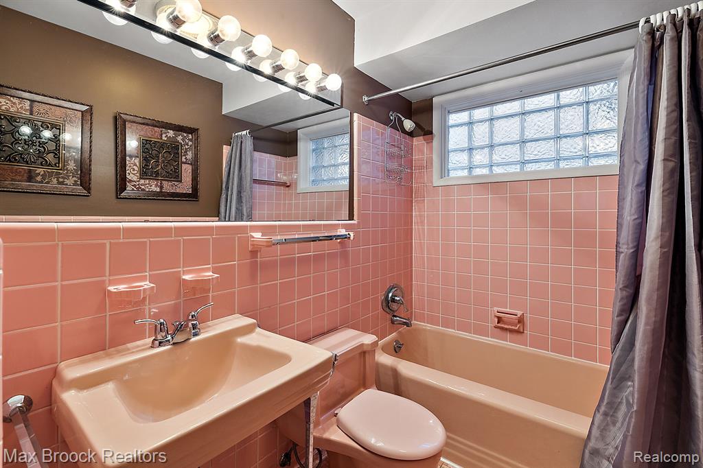 810 CHESTNUT Street, Birmingham, MI 48009 — Photo 13