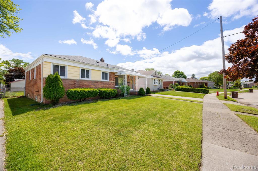 4297 EASTLAWN Avenue, Wayne, MI 48184 — Photo 2