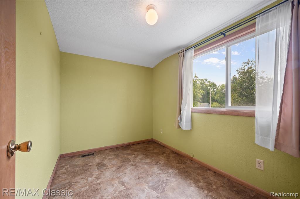 594 Maple Vista Street, Imlay City, MI 48444 — Photo 20