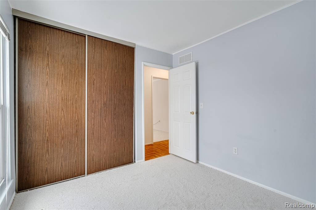 39615 Village Wood Lane, Novi, MI — Photo 26