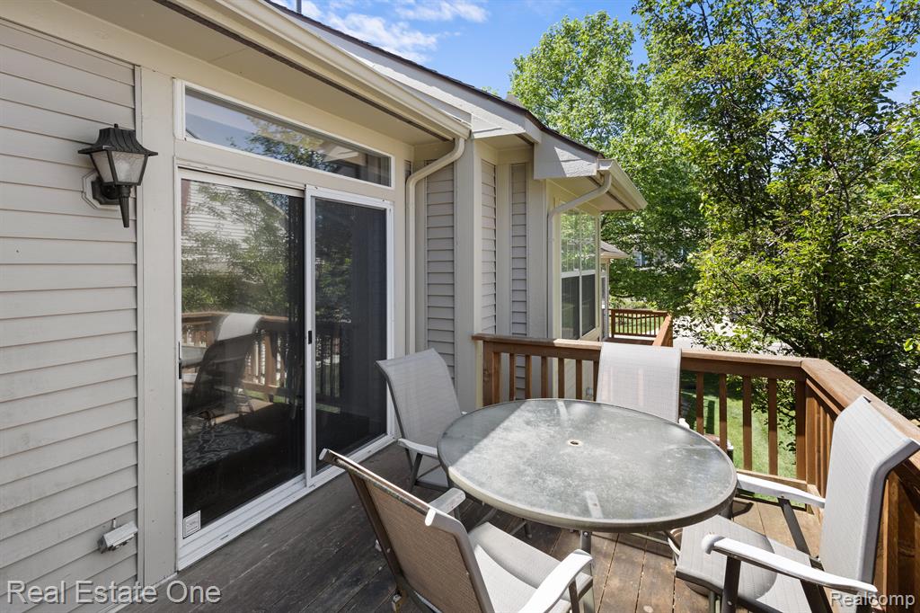 41694 MAGNOLIA Court, Novi, MI 48377 — Photo 27