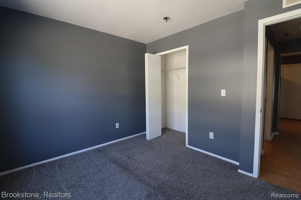 15652 STONE CROSSING Drive, Southfield, MI 48075 — Photo 12