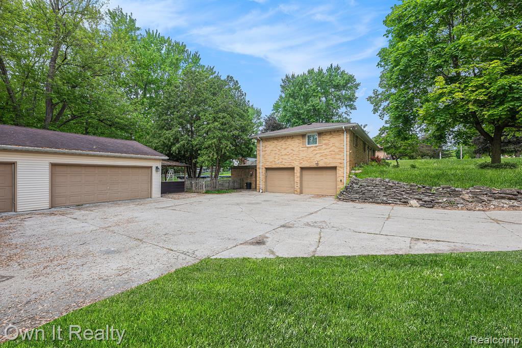 6615 Sandywell Drive, Temperance, MI 48182 — Photo 27
