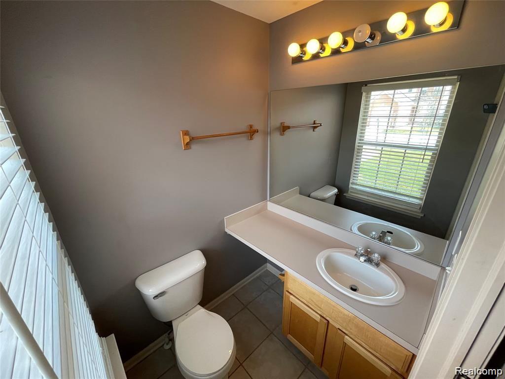 8767 HARDWOOD Drive, Van Buren, MI 48111 — Photo 8