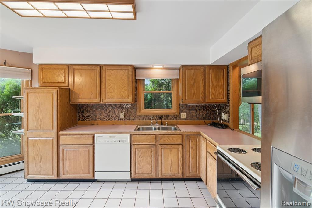 11858 Earl Street, Pinckney, MI 48169 — Photo 12