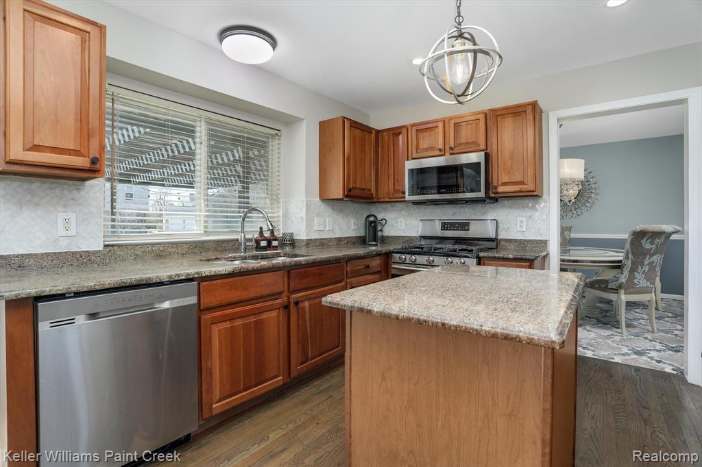 3558 Times Square Boulevard, Canton, MI 48188 — Photo 16