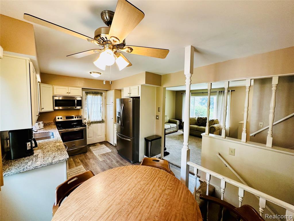 329 Cranbrook Boulevard, Monroe, MI 48162 — Photo 7