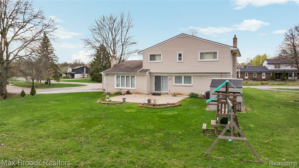6240 Wynford Drive, West Bloomfield, MI — Photo 53