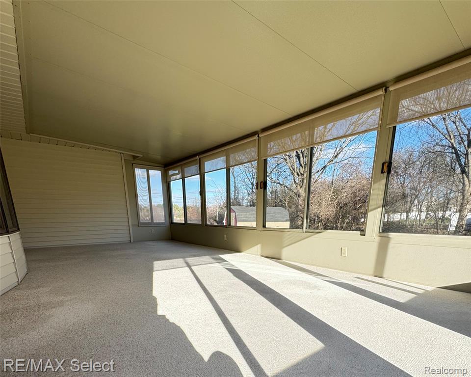 6011 Oak Creek Drive, Swartz Creek, MI 48473 — Photo 11