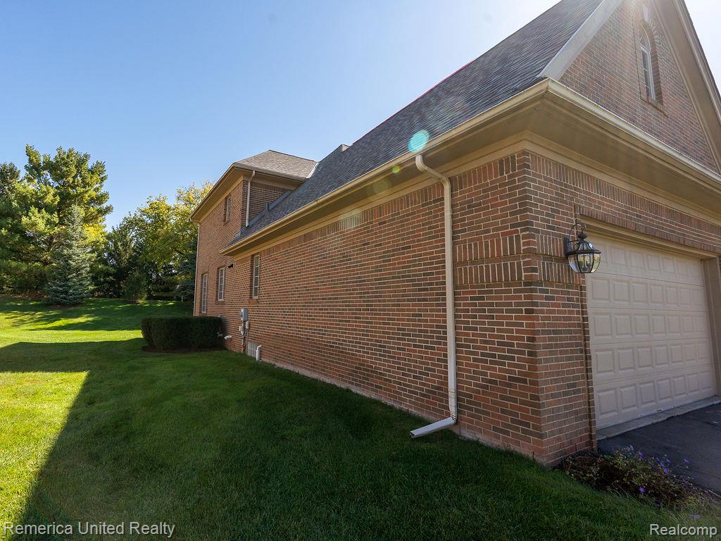 7429 Pine Vista Drive, Brighton, MI 48116 — Photo 5