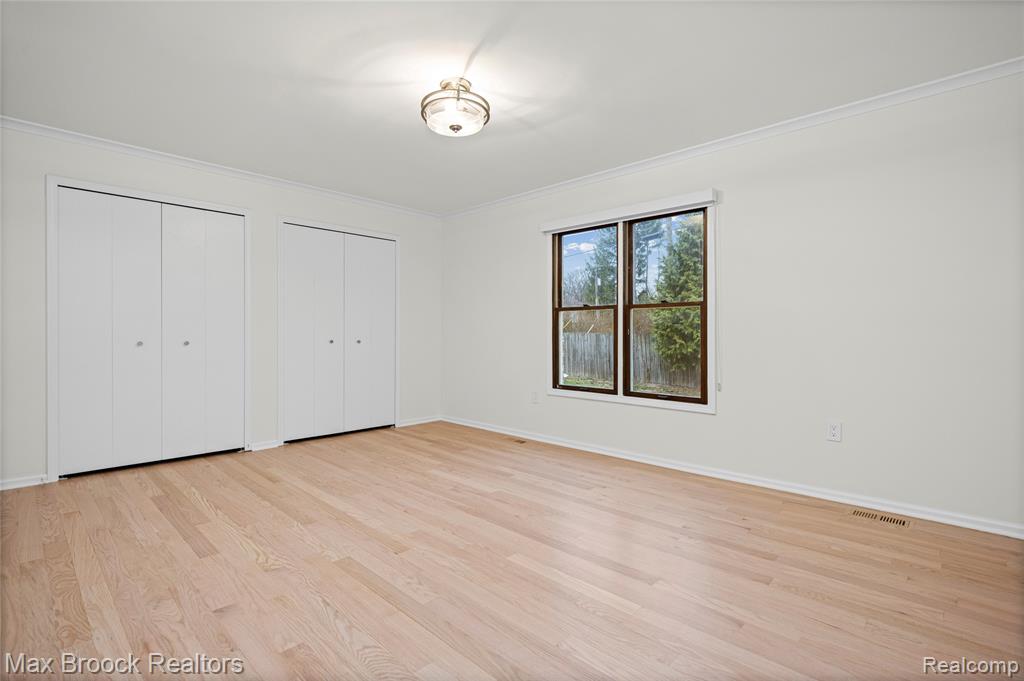 28977 Lake Park Dr. Drive, Farmington, MI 48331 — Photo 21