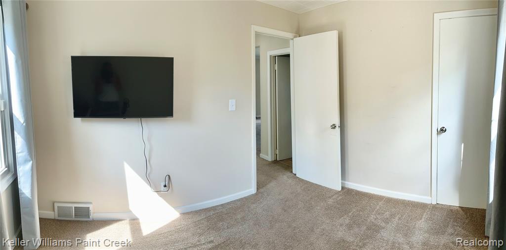 880 E Rowland Avenue, Madison Heights, MI 48071 — Photo 16