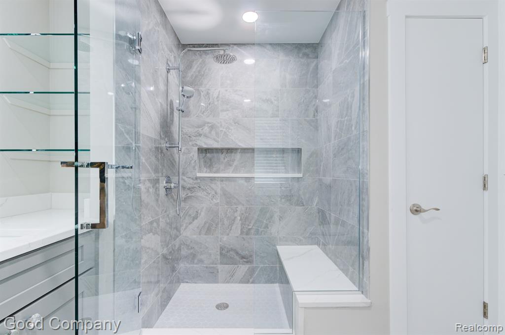 530 W HAZELHURST Street, Ferndale, MI 48220 — Photo 35