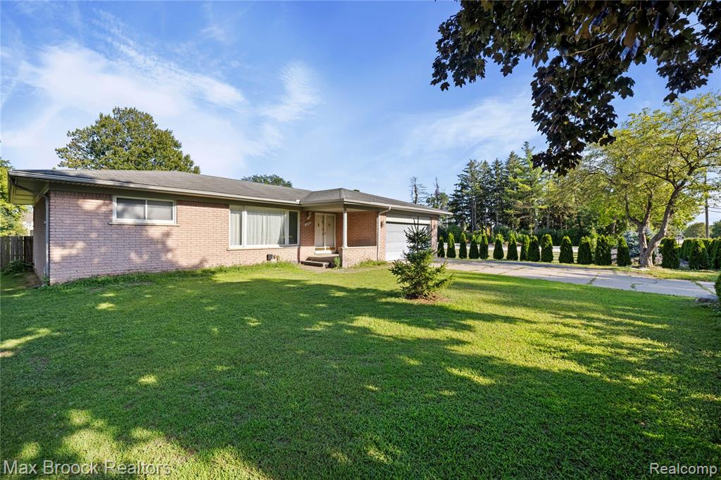 41544 Dequindre Road, Sterling Heights, MI 48314 — Photo 2
