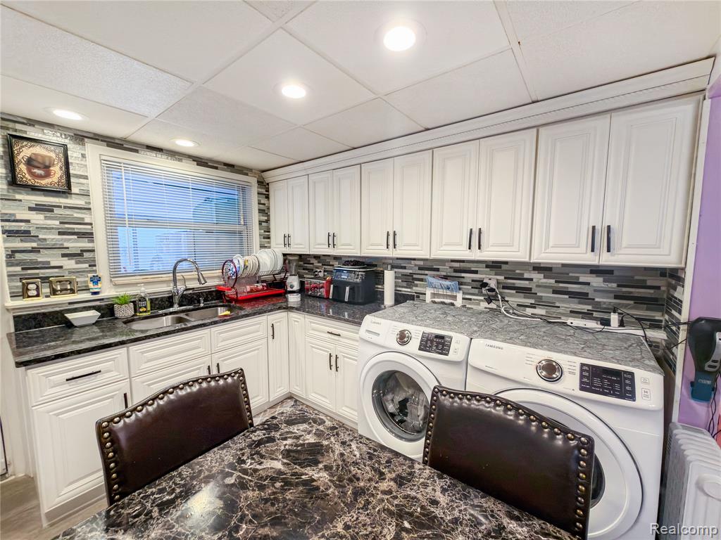 4710 Edgewood Street, Dearborn Heights, MI 48125 — Photo 11