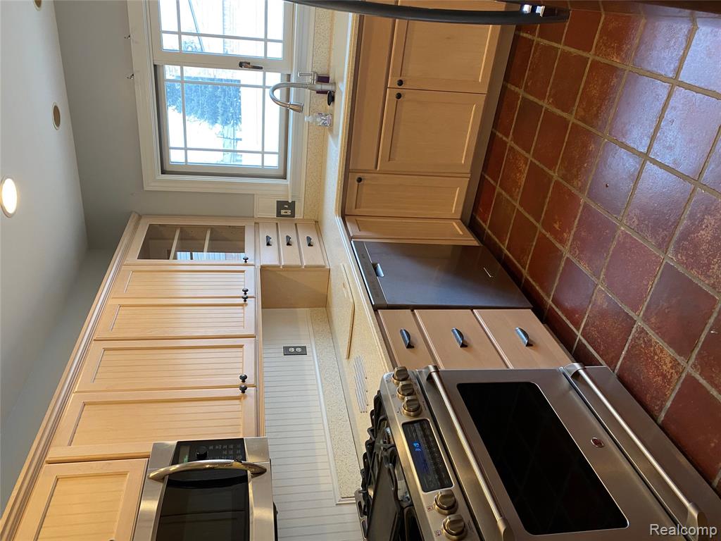 5045 Abington Drive, Troy, MI 48085 — Photo 7