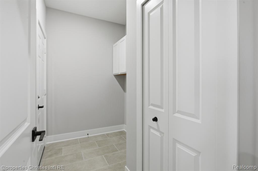 23150 Waterview Drive, New Boston, MI 48164 — Photo 32